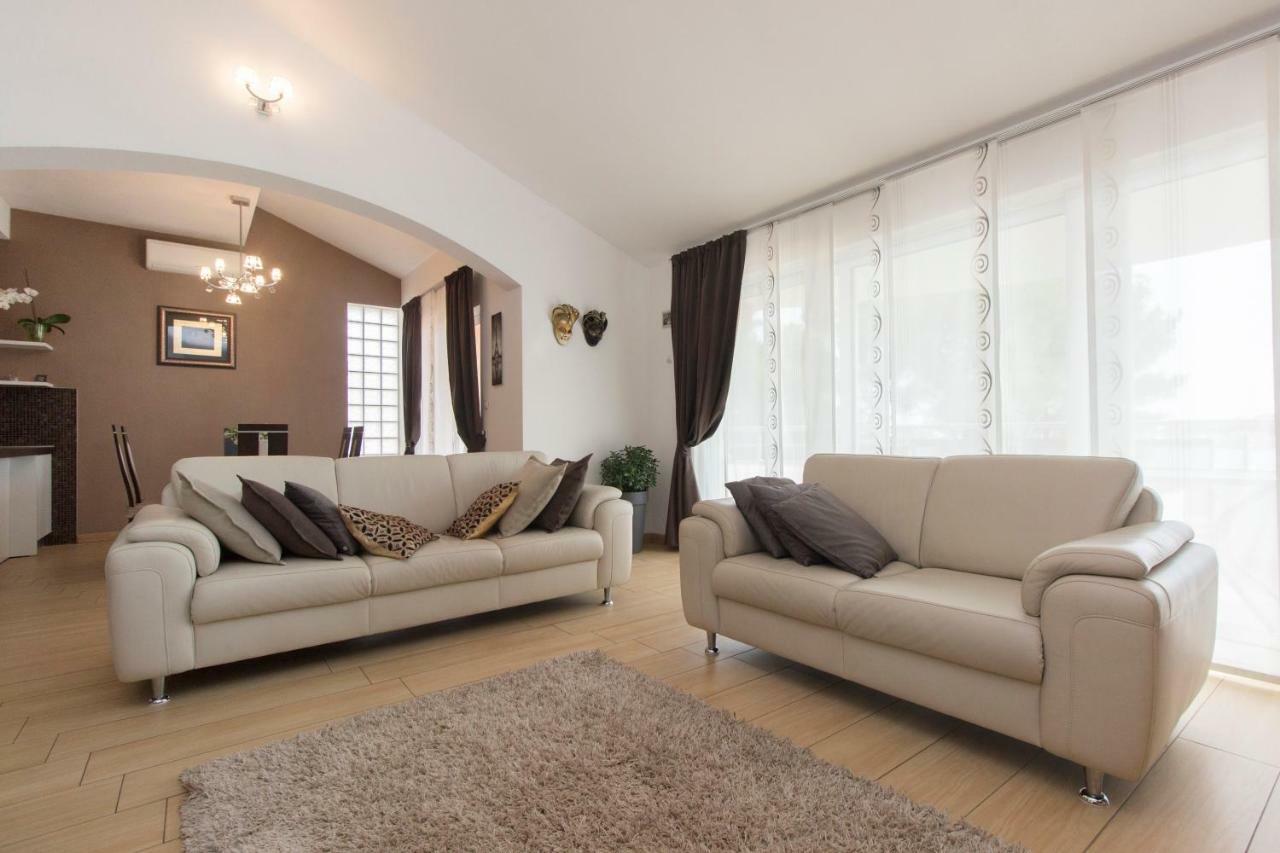 Villa Bozena Brodarica  Esterno foto